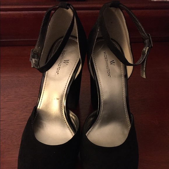 Pumps - Picture 3 of 4